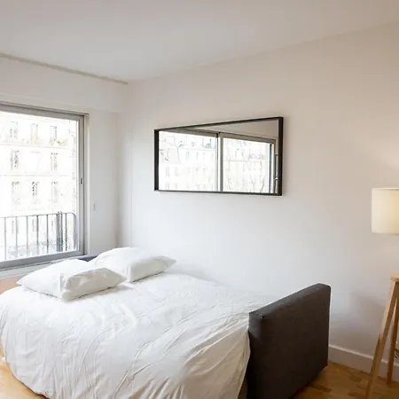 Charming Apartment *